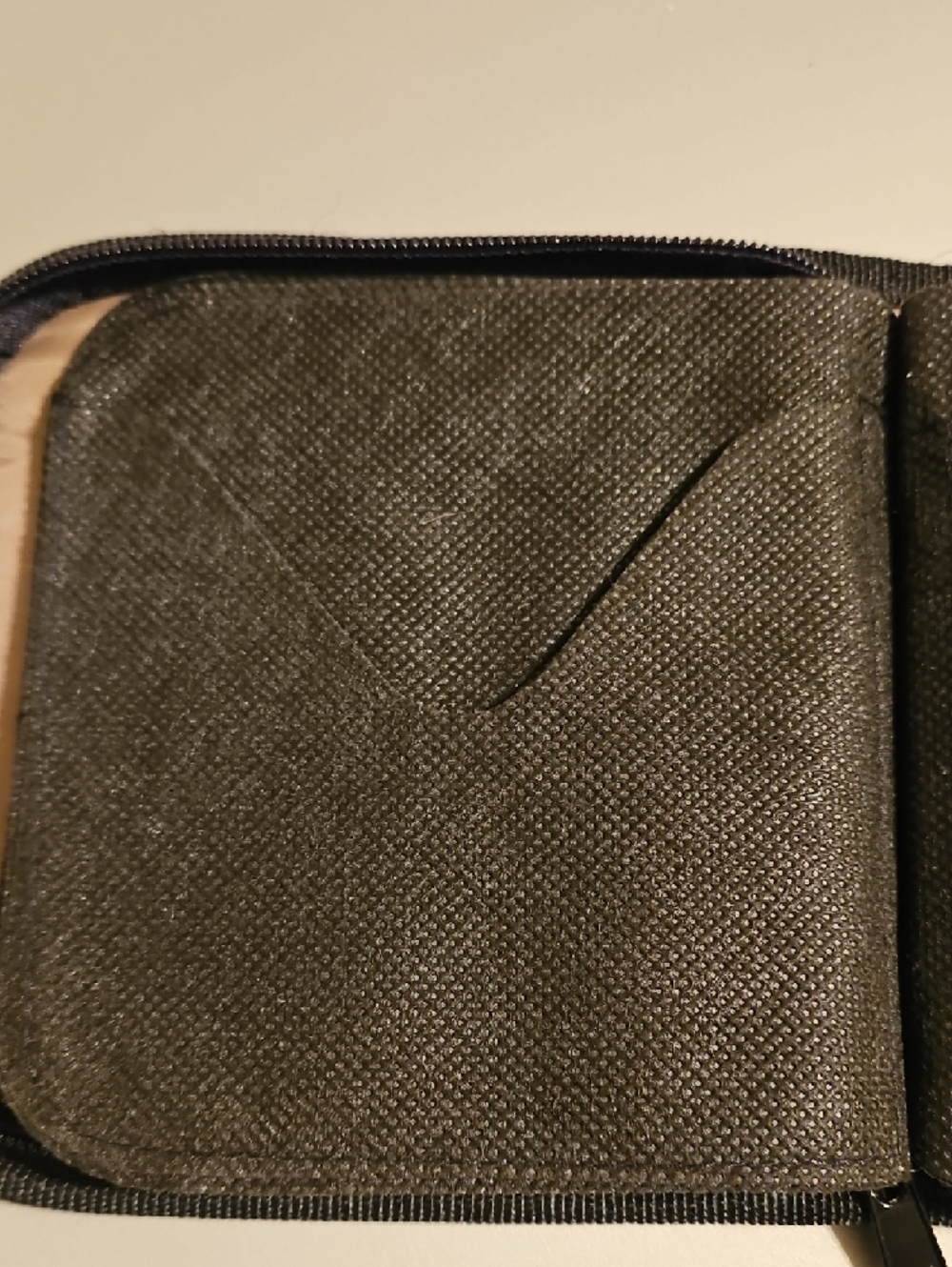Clarks CD case - Picture 3 of 4